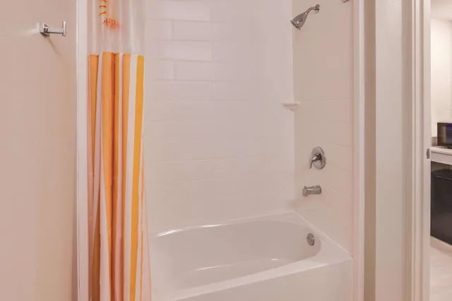 غرفة بسريرين كوين، La Quinta Inn & Suites by Wyndham Philadelphia Airport 4/4