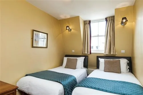 Room, Triple, The Craven Hotel 1/3