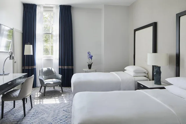 غرفة ديلوكس بسريرين منفصلين، Marriott London Hotel Grosvenor Square 1/10