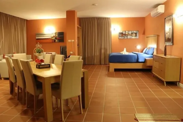 Penthouse, King Bed, Grandblue Resort 2/4