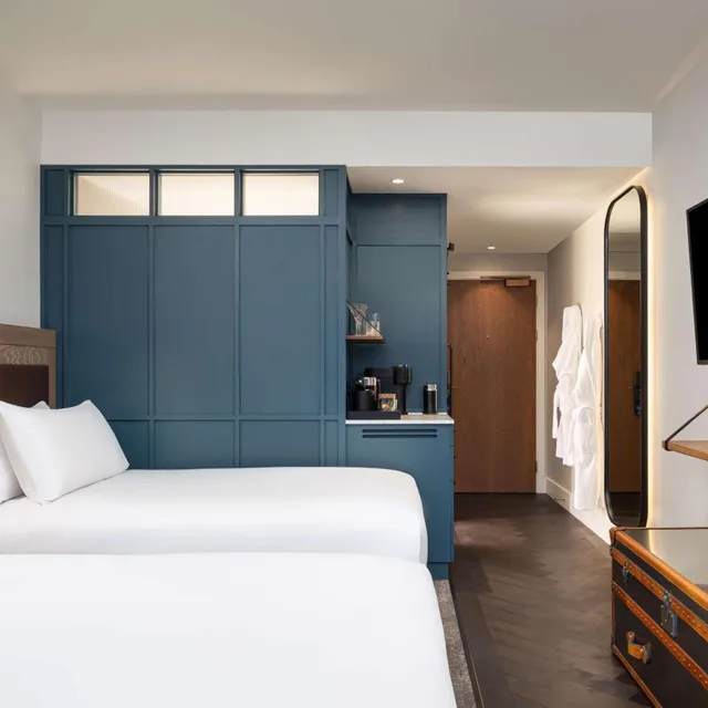 غرفة ديلوكس بسرير فردي، The Gantry London, Curio Collection by Hilton 1/8