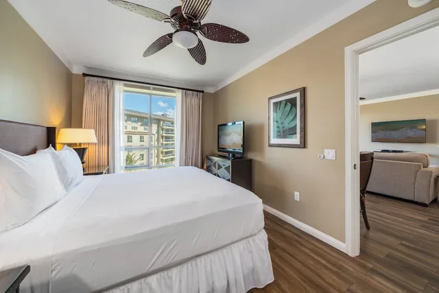 جناح بسريرين كينج بغرفتي نوم بإطلالة جزئية على البحر مع أريكة، OUTRIGGER Honua Kai Resort & Spa 1/10