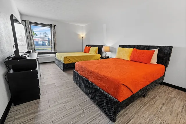 غرفة قياسية بسريرين كوين، Key West Inn Baxley 1/6