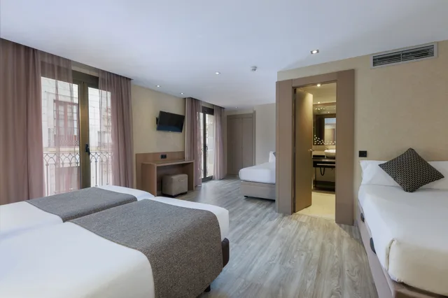 غرفة قياسية رباعية، Hotel Suizo 3/7