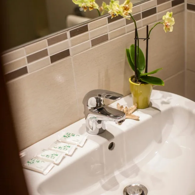 غرفة رباعية، Hotel Taormina 5/6
