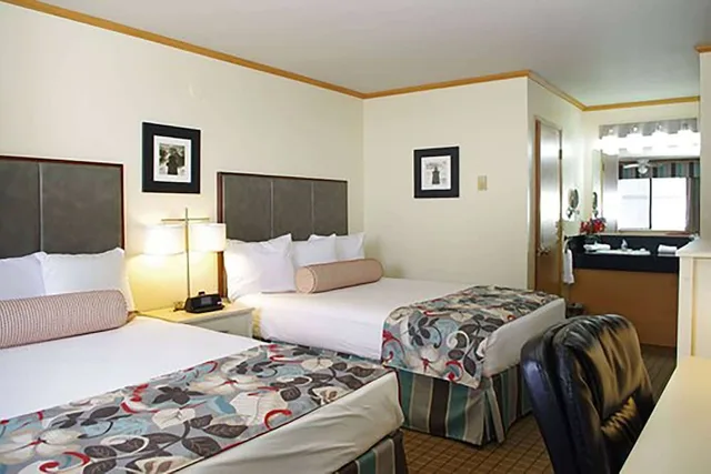 Room, 2 Queen Beds, River House Inn, a Baymont by Wyndham 2/4