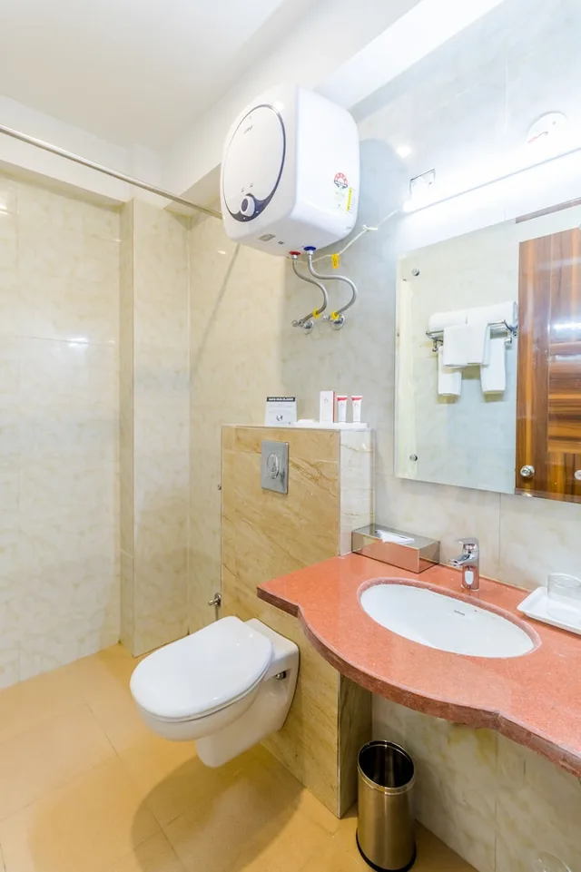 غرفة سوبيريور بسرير مزدوج بإطلالة على المدينة بحمام خاص، Inde Hotel Cyber City 2/2