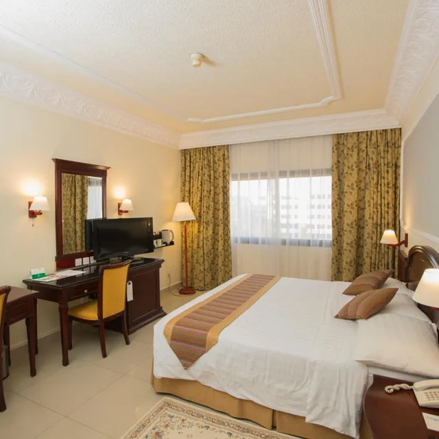 غرفة ثلاثية، Muscat Holiday 1/4