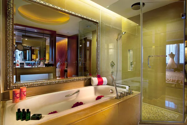 غرفة فاخرة بسريرين منفصلين بإطلالة على المدينة، Sofitel Harbin 4/9