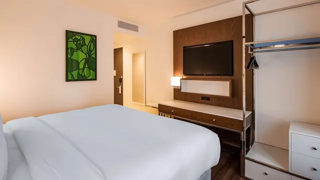 غرفة قياسية بسرير كوين لذوي الإعاقة، Best Western Premier Empire State Hotel 1/4