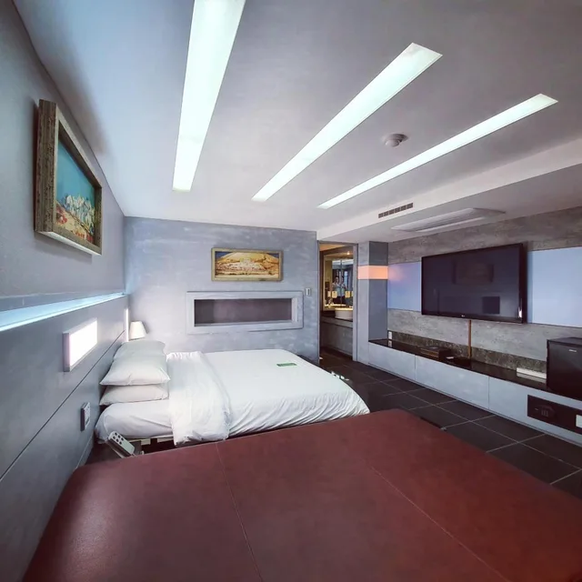 غرفة فاخرة بسرير مزدوج بجاكوزي، Friendly Dh Naissance Hotel By Mindrum Group 8/10