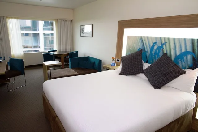 Deluxe, King Bed, NOVOTEL HAMILTON TAINUI 2/8
