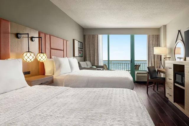 Room, Multiple Beds, Ocean Front, Balcony، Hampton Inn Virginia Beach Oceanfront South 4/10