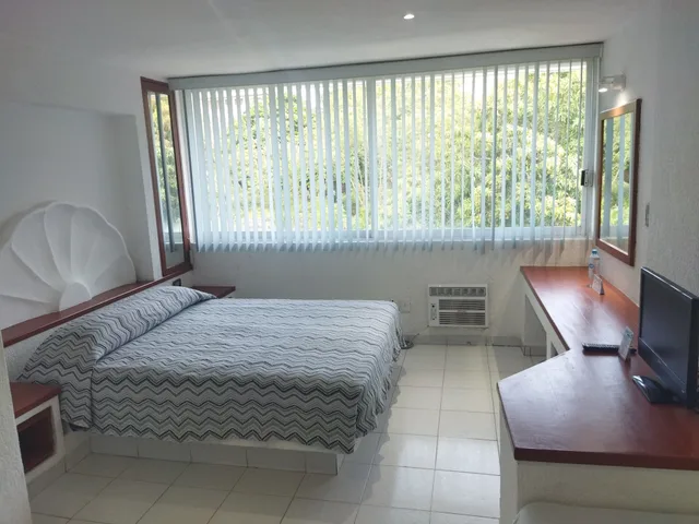 Standard, Street View, 2 Sofa، Hotel Aristos Acapulco 1/10
