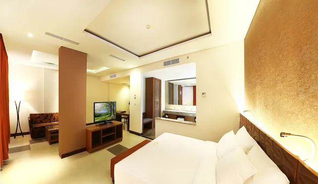 Suite, Double Bed, Sun Island Hotel & Spa Legian 1/5