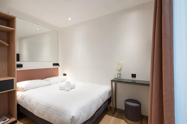 غرفة بسرير مزدوج بشرفة، Hotel Au Coeur Des Arts Et Metiers 2/3