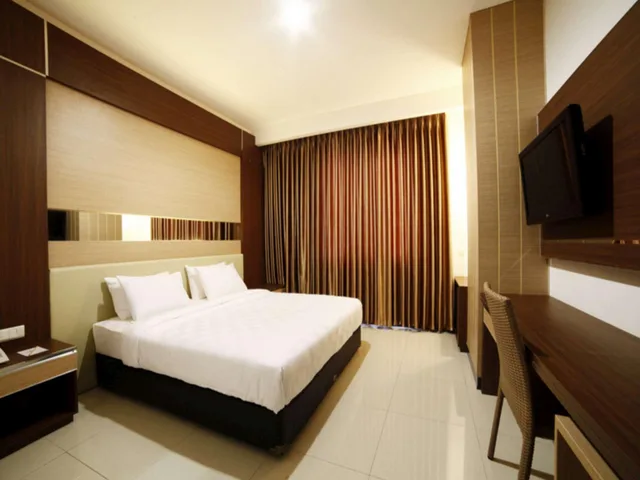 غرفة ديلوكس بسرير مزدوج، Harmoni Hotel Tasikmalaya 1/1