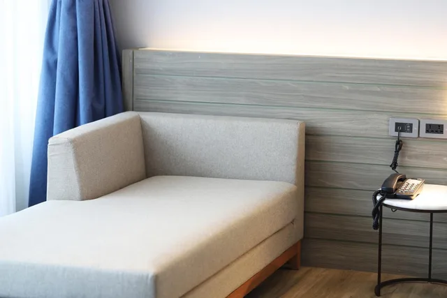 جناح بسرير كينج بإطلالة على المسبح، The Signature Hotel Airport 3/10