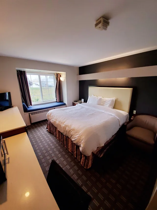 جناح بسرير كوين، Americas Best Value Inn Suites Racine 4/7