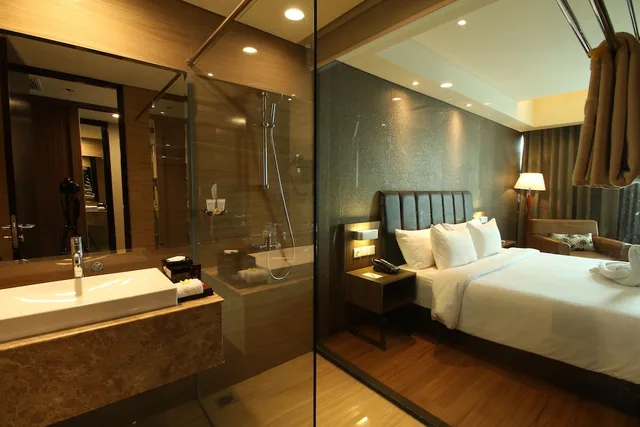 غرفة سوبيريور بسرير مزدوج، The Alana Hotel And Convention Center - Solo 2/2