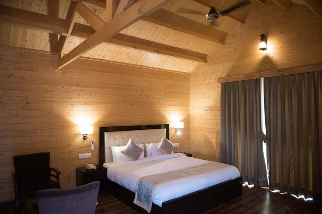 Wooden, Sun, Cottage، Sun Hotel & Resort 3/8