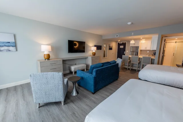 Studio, Suite, 2 Queen Beds, Sofa, Hotel LBI 2/4