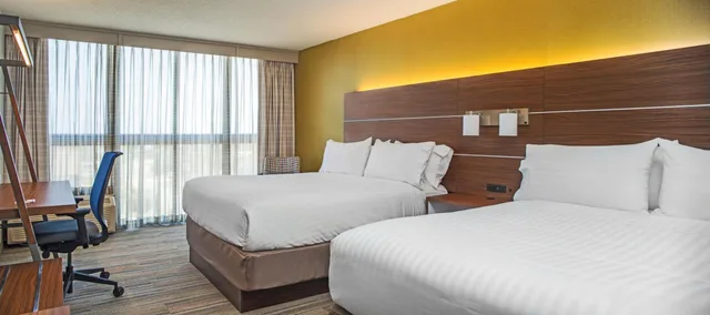 Room, 2 Queen Beds, City View, Holiday Inn Express Nags Head Oceanfront 2/5