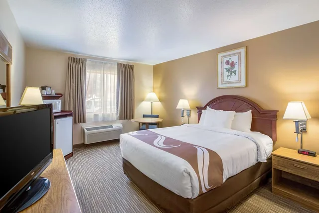 غرفة بسرير مزدوج لذوي الإعاقة، Quality Inn Storm Lake 2/3