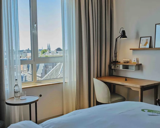 غرفة قياسية بسرير كوين، voco The Hague 7/10
