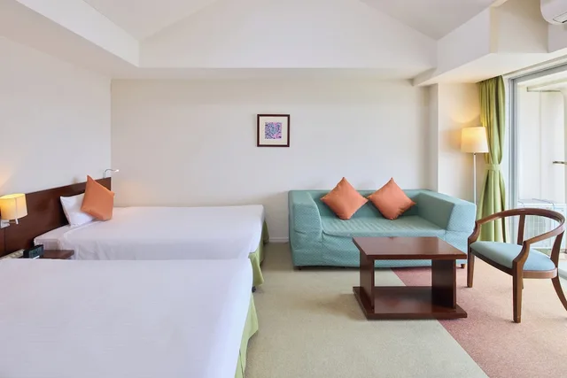 غرفة تنفيذية بأربعة أسرّة في طابق مرتفع، Hotel Yugaf Inn Okinawa 4/10