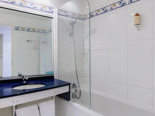 غرفة بريفيليج بسرير مزدوج بإطلالة على النهر، Mercure Nevers Pont De Loire 2/2