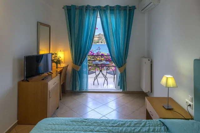 غرفة قياسية بسريرين منفصلين، Skala Hotel 5/6