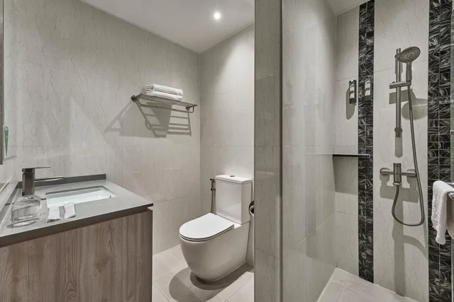 Standard, Double or Twin Bed, No Window، Metropolitan Ymca Singapore 6/7