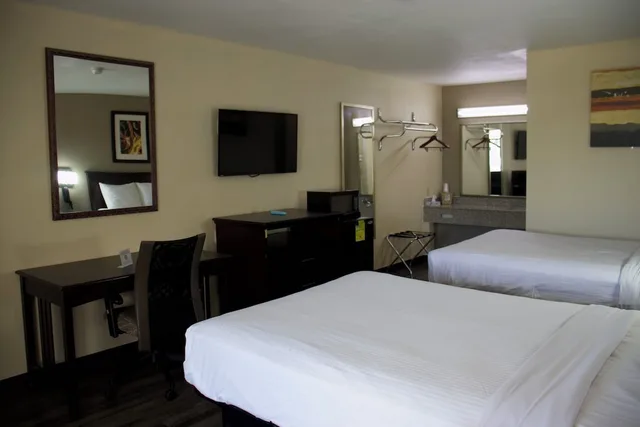 غرفة قياسية بسريرين مزدوجين للمدخنين، Key West Inn Cookeville 3/5