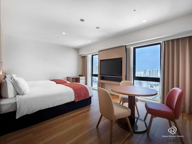 Residential, Twin Beds، Daiwa Roynet Hotel NAHA-OMOROMACHI PREMIER 1/1