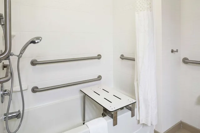 جناح بسرير كينج لذوي الإعاقة، Hampton Inn Limerick-Philadelphia Area 3/3