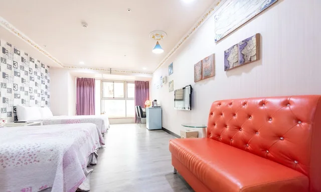 غرفة بسرير مزدوج بإطلالة على المدينة بحوض استحمام، Gwawa Hotel 10/10
