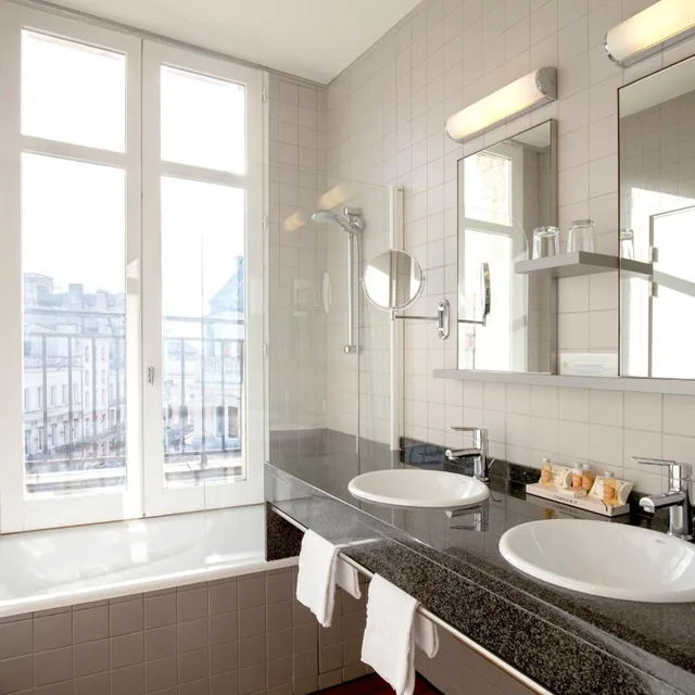 Grand, Comfort, Inner Courtyard View، HOTEL DE NORMANDIE 4/5