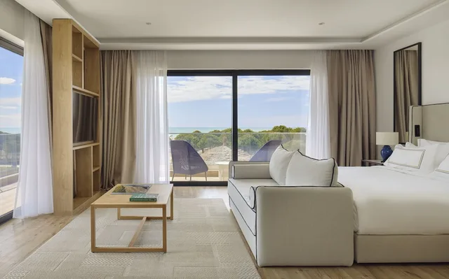 Infinity, Garden, Deluxe, King Bed, Pool View, Sofa، MELIA DURRES ALBANIA 2/4