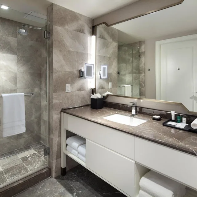 غرفة تقليدية بسريرين كوين بحوض استحمام لذوي الإعاقة، SHERATON LOS ANGELES SAN GABRIEL 3/3
