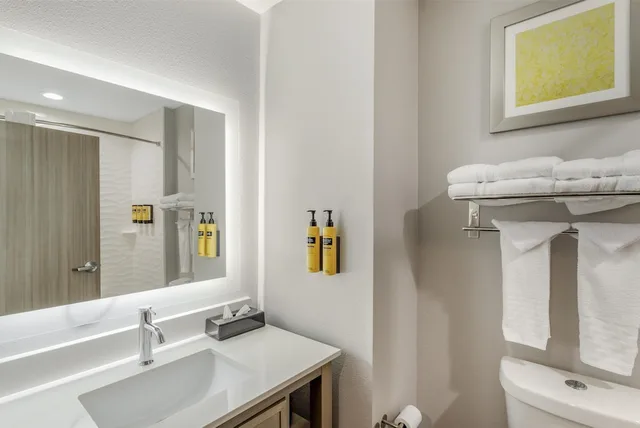 غرفة قياسية بسريرين كوين، Best Western Plus Mid County 10/10