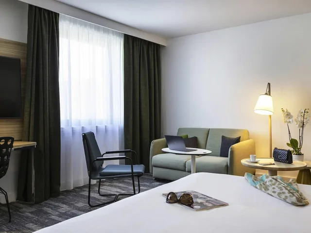 جناح جونيور بسرير مزدوج مع أريكة، Novotel Annecy Centre 2/6