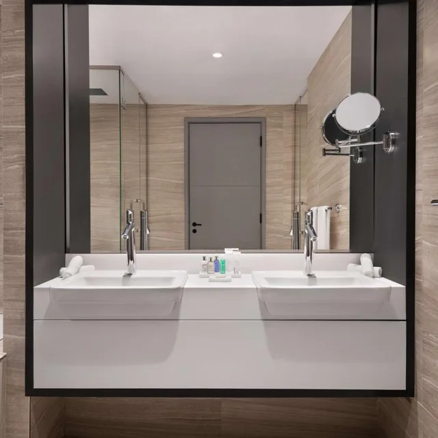 Executive, Suite, Lounge Access, Radisson Blu Hotel Riyadh Convention & Exhibition Center 6/6