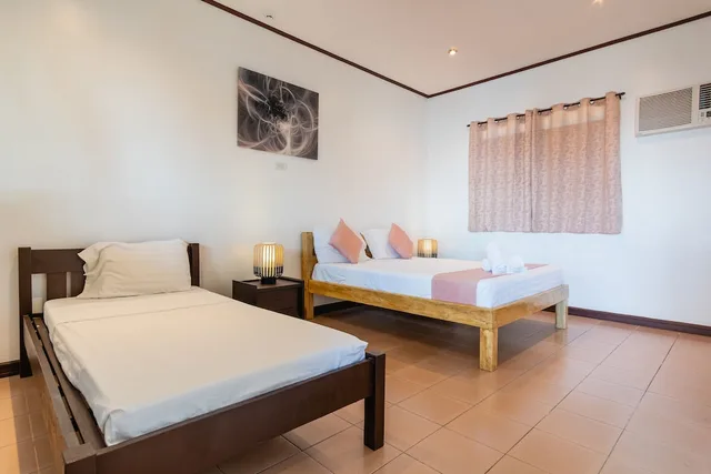غرفة بسرير كوين بإطلالة على البحر، Cliffside Resort Panglao 6/10