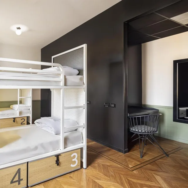 Female Dorm, 4 Beds, Generator Hostel Rome 5/10