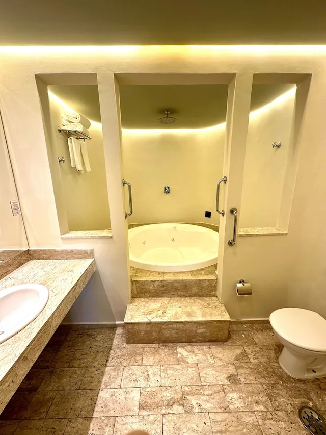 جناح رئاسي بسرير كينج بحوض جاكوزي، SAN MICHEL HOTEL 9/10