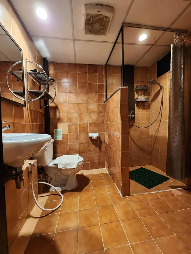 غرفة سوبيريور بسرير مزدوج، Club One Seven Gay Men Hotel Chiang Mai 2/2
