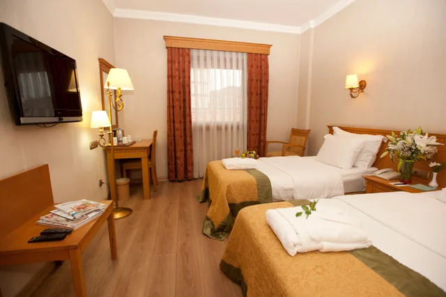 غرفة قياسية ثلاثية، USTA PARK HOTEL 1/1