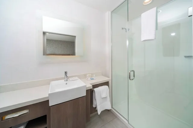 جناح بسريرين كوين مع سرير سحّاب إضافي لذوي الإعاقة، SpringHill Suites by Marriott Island Park Yellowstone 6/7
