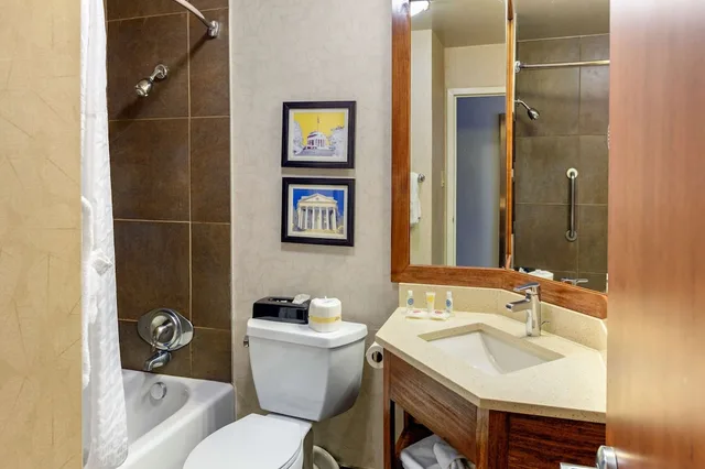 Standard, Queen Bed, Comfort Inn Monticello 7/8